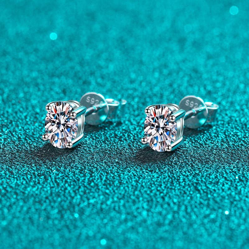 Oval-Cut Moissanite Stud Earrings in 925 Sterling Silver