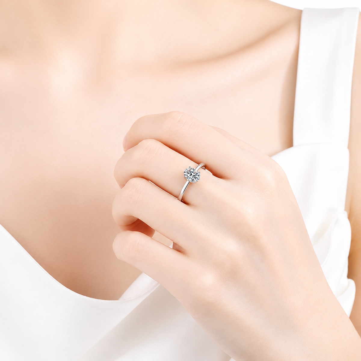 1.0ct Oval Moissanite Engagement Ring in 925 Sterling Silver